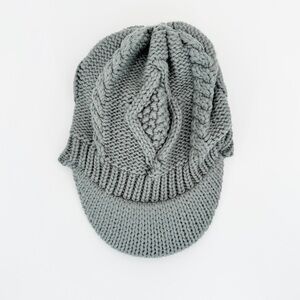 Cozy Cable Knit Visor Beanie Hat OS Gray Brimmed Winter Chunky‎ Knit Outdoor